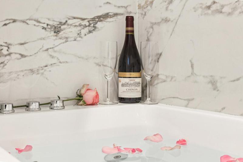 Lavie Maison Hot Tub And Ac Near Arc De Triomphe Parigi Esterno foto